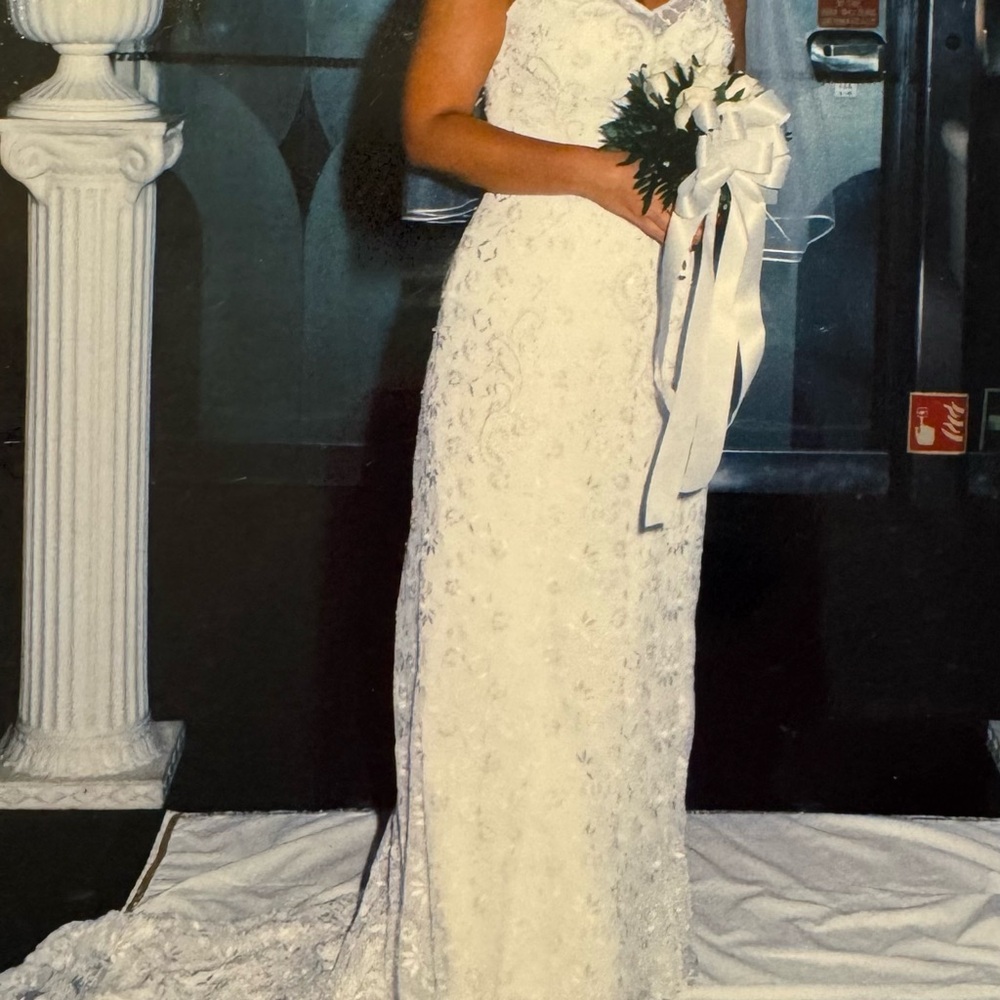 White Sequin Embellished Sleeveless V-Neck Wedding Gown